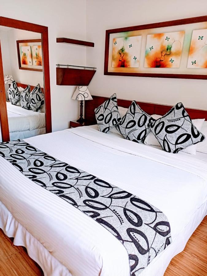 Hotel Marbella Chico ボゴタ エクステリア 写真