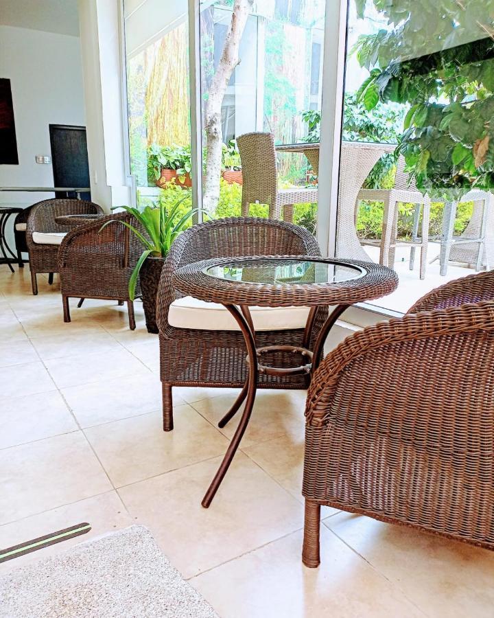 Hotel Marbella Chico ボゴタ エクステリア 写真