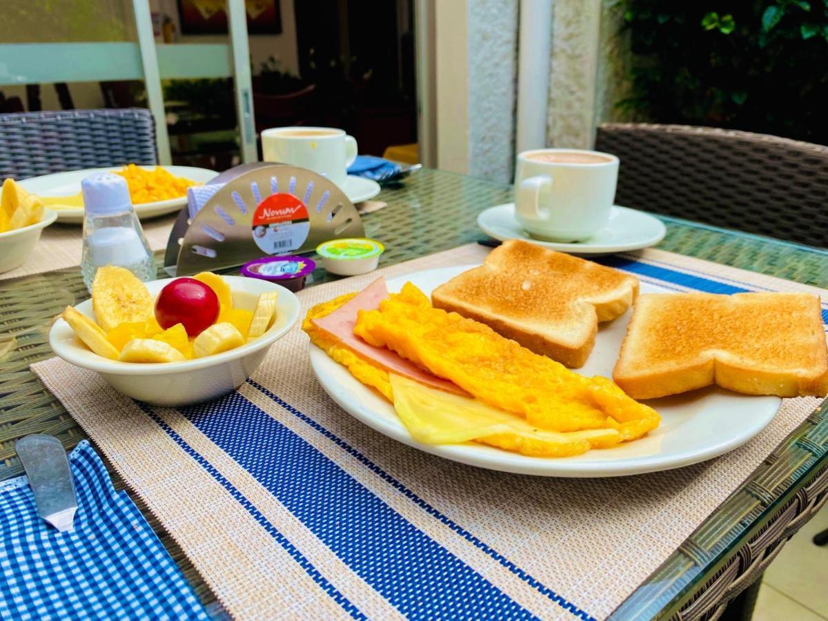 Hotel Marbella Chico ボゴタ エクステリア 写真