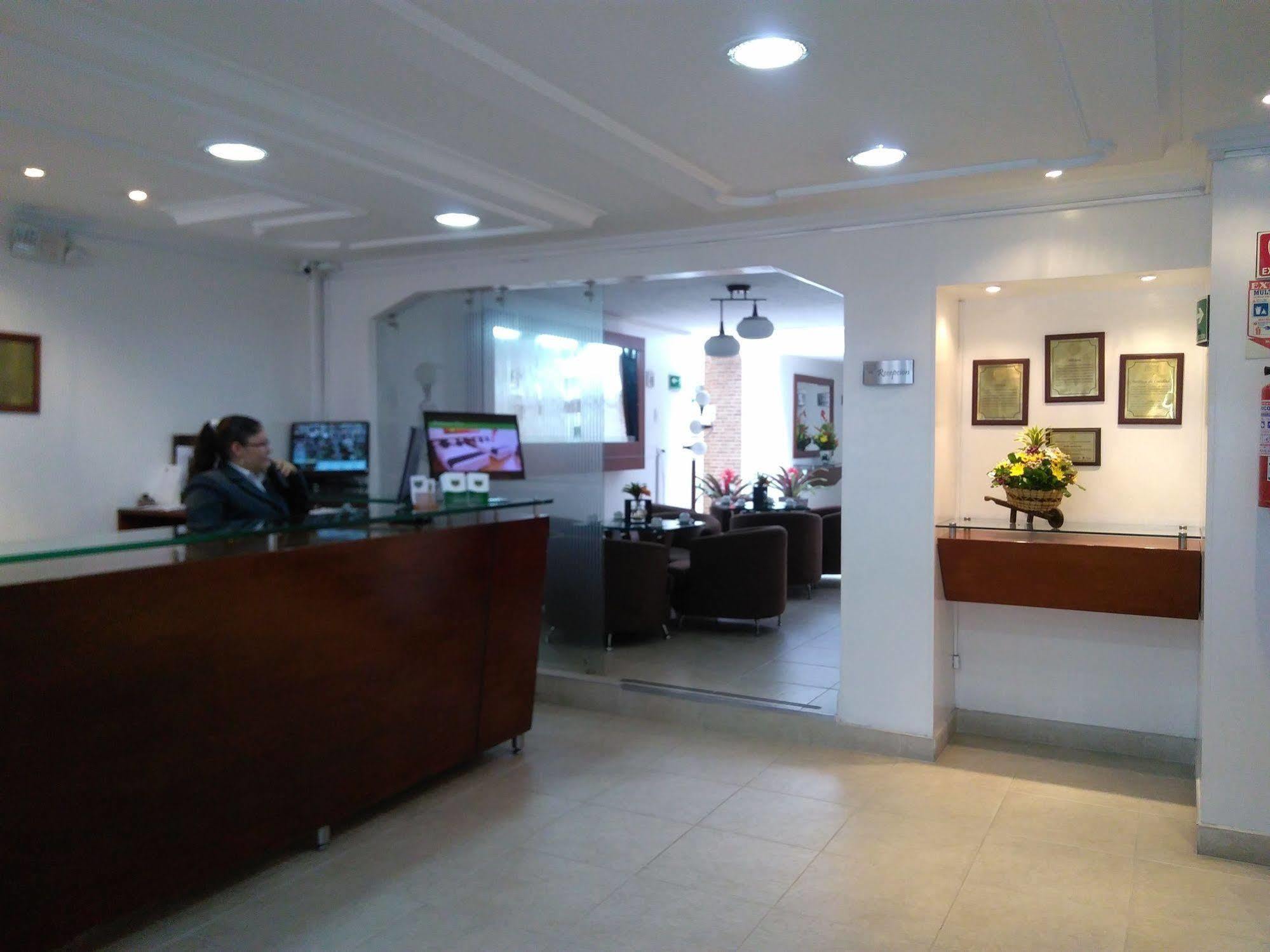 Hotel Marbella Chico ボゴタ エクステリア 写真
