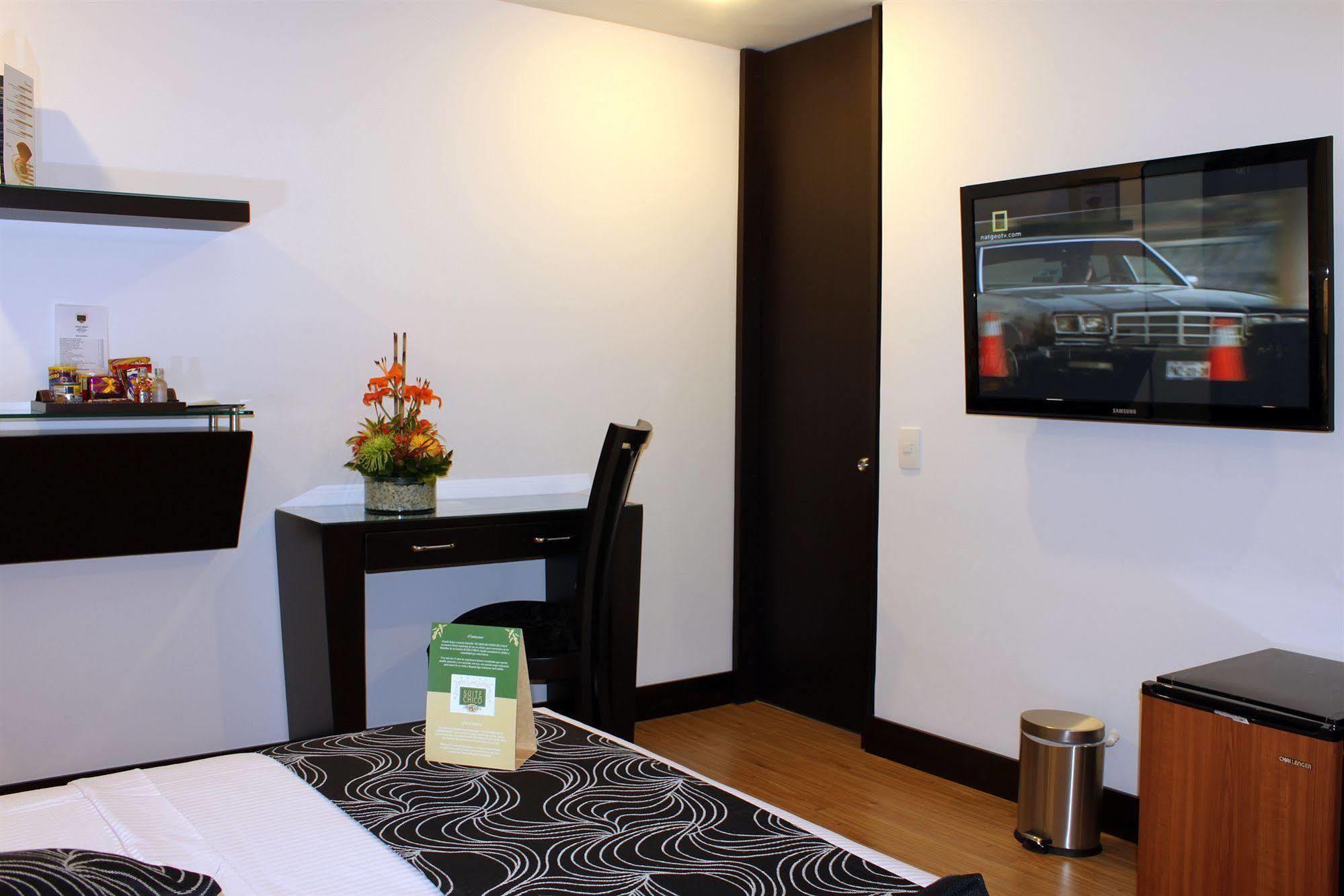 Hotel Marbella Chico ボゴタ エクステリア 写真