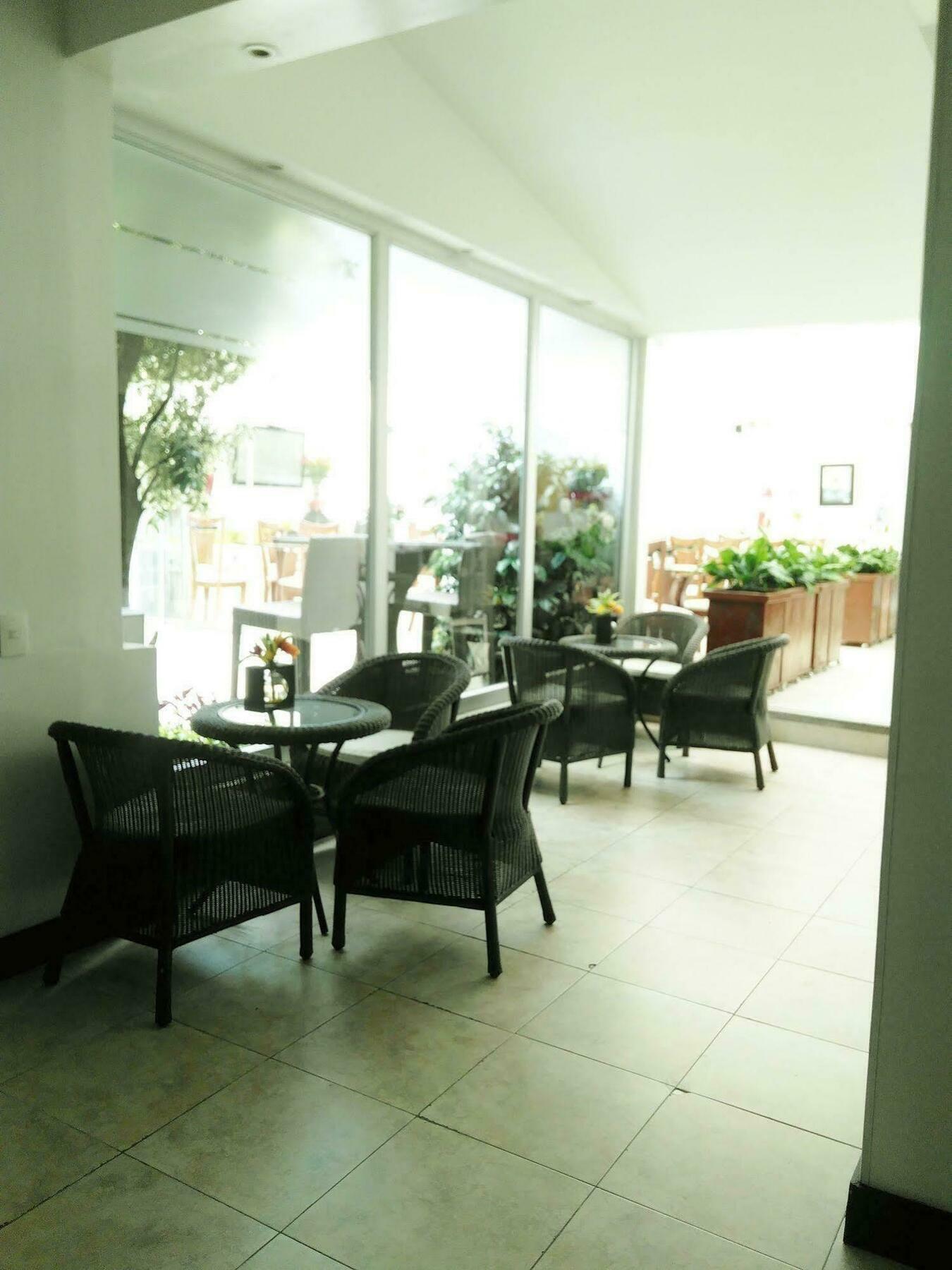 Hotel Marbella Chico ボゴタ エクステリア 写真